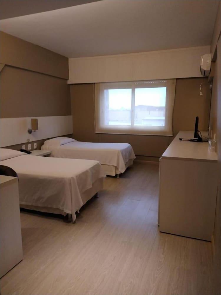 פלוטאס Hotel Manta מראה חיצוני תמונה