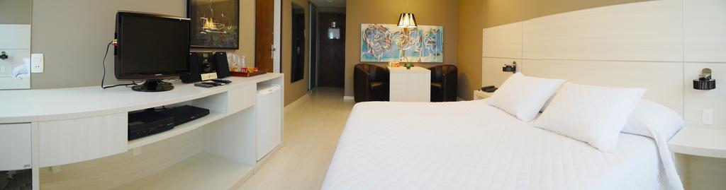 פלוטאס Hotel Manta מראה חיצוני תמונה