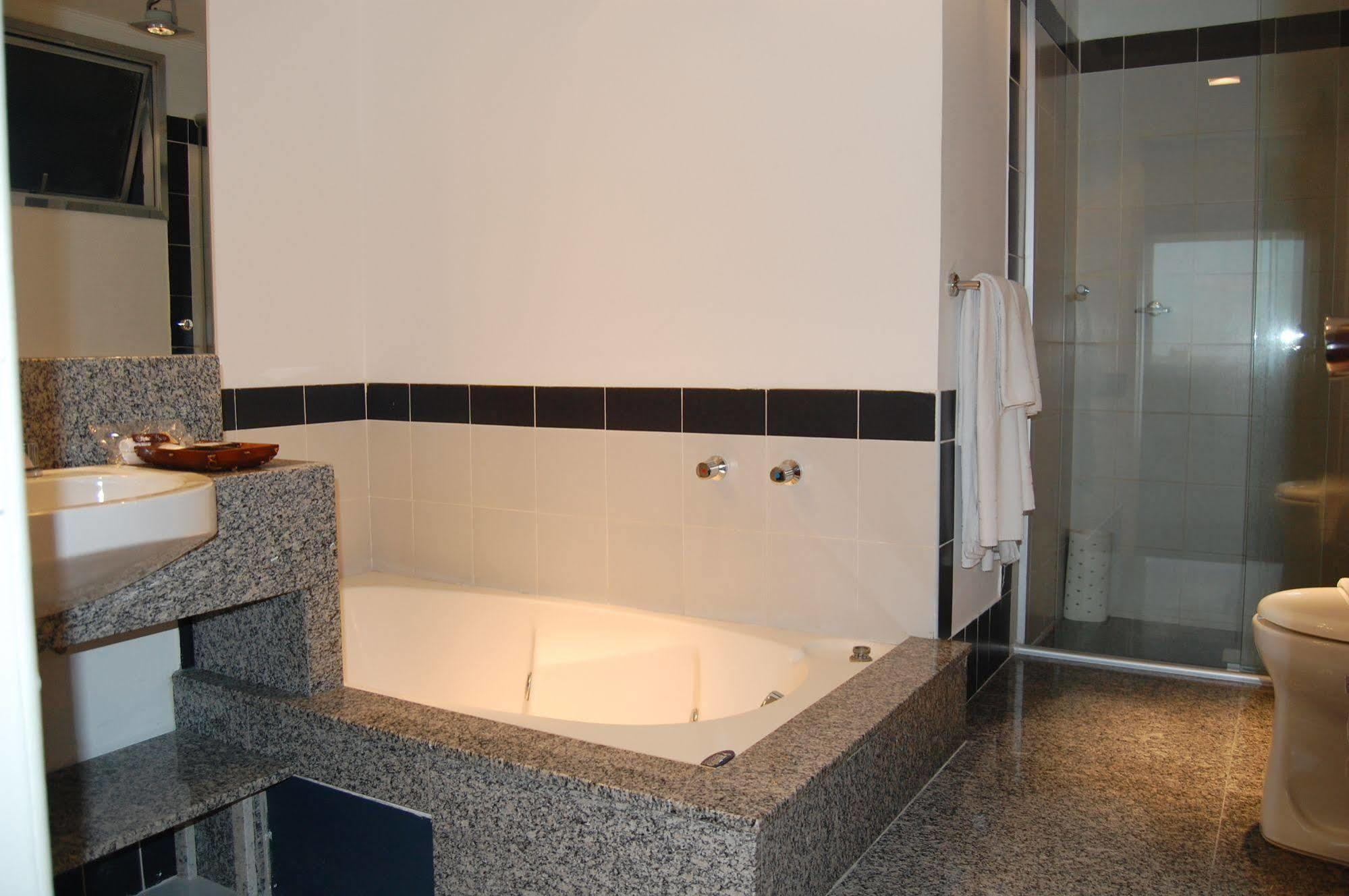 פלוטאס Hotel Manta מראה חיצוני תמונה