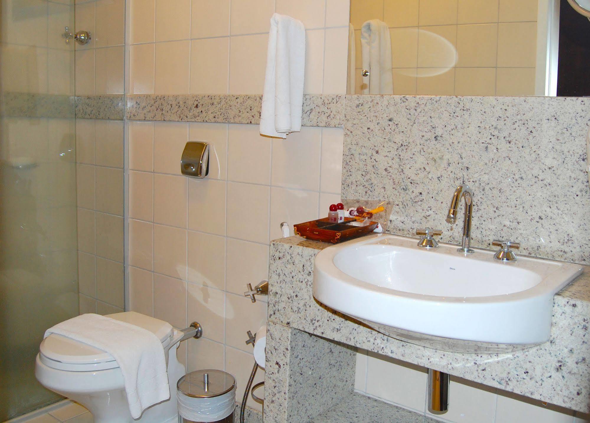 פלוטאס Hotel Manta מראה חיצוני תמונה