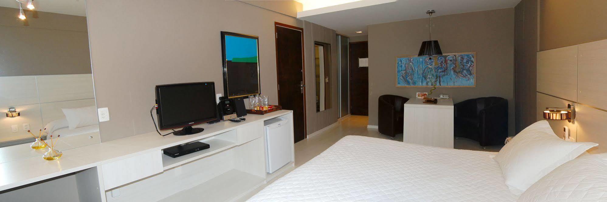 פלוטאס Hotel Manta מראה חיצוני תמונה
